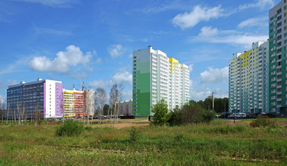 Fototapeta na wymiar Colorful homes in new construction