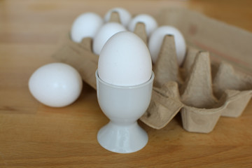 Eier Eierbecher Kartonage