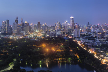 Obraz premium Bangkok Skyline and Lumpini Park, the biggest public park of Bangkok, Thailand
