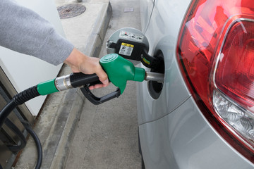 燃料の給油シーン　Gasoline refueling scene