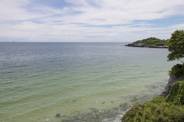 Fototapeta premium beautiful scene, tropical sea and beach with blue sky background