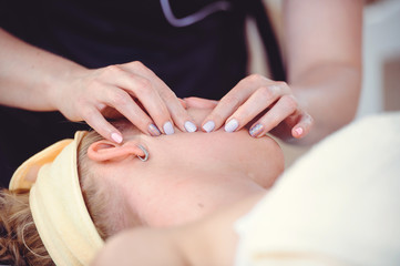 Rhinoplasty face massage