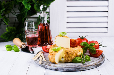 Round smoked cheese