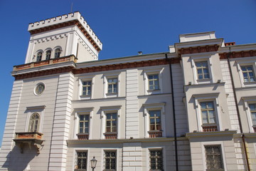 Zamek książąt Sułkowskich w Bielsku-Białej (Polska, województwo śląskie), wzniesiony w XIV wieku, po przebudowie w XIX wieku otrzymał eklektyczną fasadę.