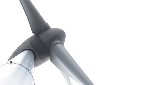 Windkraftwerk Rotor Nahaufnahme gegen hellen Himmel - Windturbine Nahaufnahme