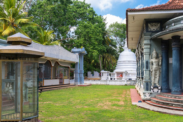 Naklejka premium Small buddhism temple in the village Talalla at the Tangalle Road, situated in the southern Province of Sri Lanka