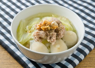 Delicious Lettuce Soup with Pork and Meat Ball