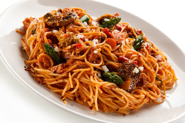Pasta with meat, tomato sauce and vegetables 