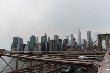 Obraz premium Brooklyn Bridge and lower Manhattan at dusk
