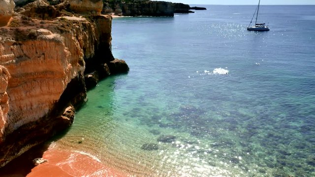 voiler au mouillage sur la c&ocirc;te d'algarve