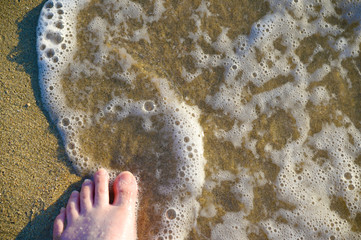 砂浜と足

