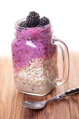 Oatmeal with fruit and fresh berries