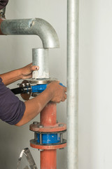 Install high pressure water hose.