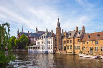 Fototapeta na wymiar The Rozenhoedkaai canal in Bruges, Belgium