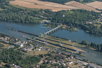 Vue aérienne de l'écluse de Notre-Dame de la Garenne en France