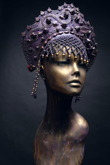 Mannequin in creative purple crown