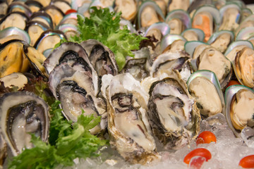  fresh  seafoods on ice counter market