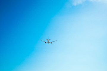 旅客機・飛行機・青空