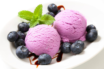 Blueberry ice cream and fruit