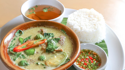 green curry with beef