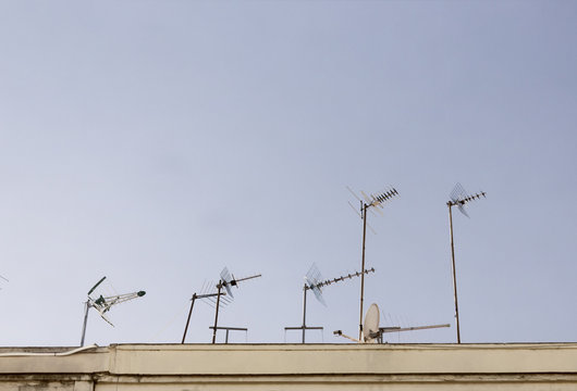 UHF Antennas in the roof