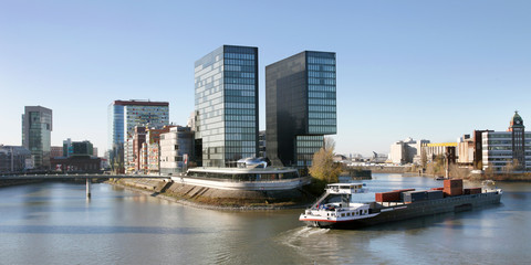 Fototapeta na wymiar Medienhafen, Düsseldorf