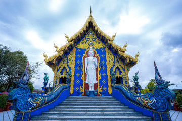 Wat Rong Sua Ten, blue wat on chaing rai