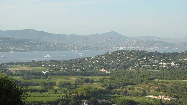 vue a&eacute;rienne saint tropez  depuis gassin
