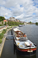 Quais de l'Yonne à Auxerre en Bourgogne, France