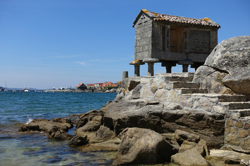 Grenier Galicien au bord de la mer