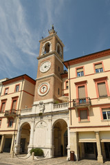 Fototapeta na wymiar Piazza Tre Martiri Uhrturm