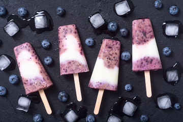 Ice yogurt popsicle