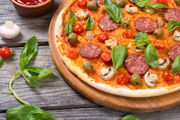 Italian pizza and ingridiend