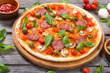 Italian pizza and ingridiend