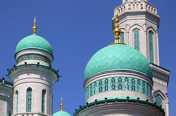 Obraz premium Mosque green domes