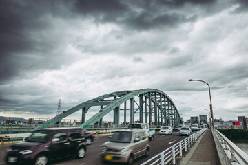 Obraz premium 自動車と街並み