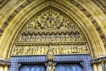 Fototapeta na wymiar Mary Statue Door Facade Westminster Abbey London England