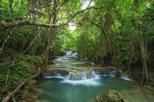 Level 1 of Huay Mae Kamin waterfall in Khuean Srinagarindra National Park, Kanchanaburi, Thailand © geargodz