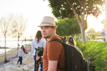 Naklejka premium close up portrait of hiker looking at the camera. Travel and adventures concept.