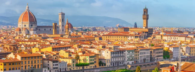 Fotobehang Prachtig landschap hierboven, panorama op historisch uitzicht op Florence vanaf Piazzale Michelangelo punt. Italië. © BRIAN_KINNEY