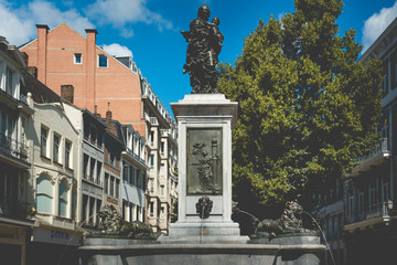 Fototapeta na wymiar Statue in Liege