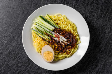 ジャージャー麺　zhajiangmian