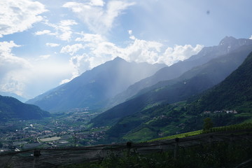 Dorf Tirol in der Nähe von Meran in Südtirol in Norditalien