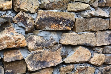 decorative masonry of large rough stone