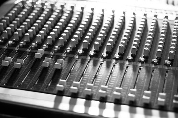 Tonstudio, Mischpult, schwarz weiß
