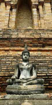 statue of buddha,in the historical park of Sukhothai,Thailand 
