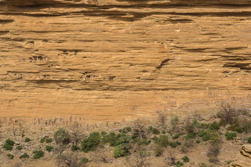 Fototapeta na wymiar Cliff dwellings along the base of the Bandiagara escarpments, Mali