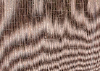 muro de pequeños palos de madera