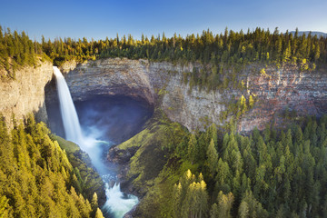 Fototapeta premium Helmcken Falls w Wells Gray Provincial Park, BC, Kanada