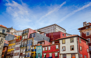 Bunte Häuser in Porto